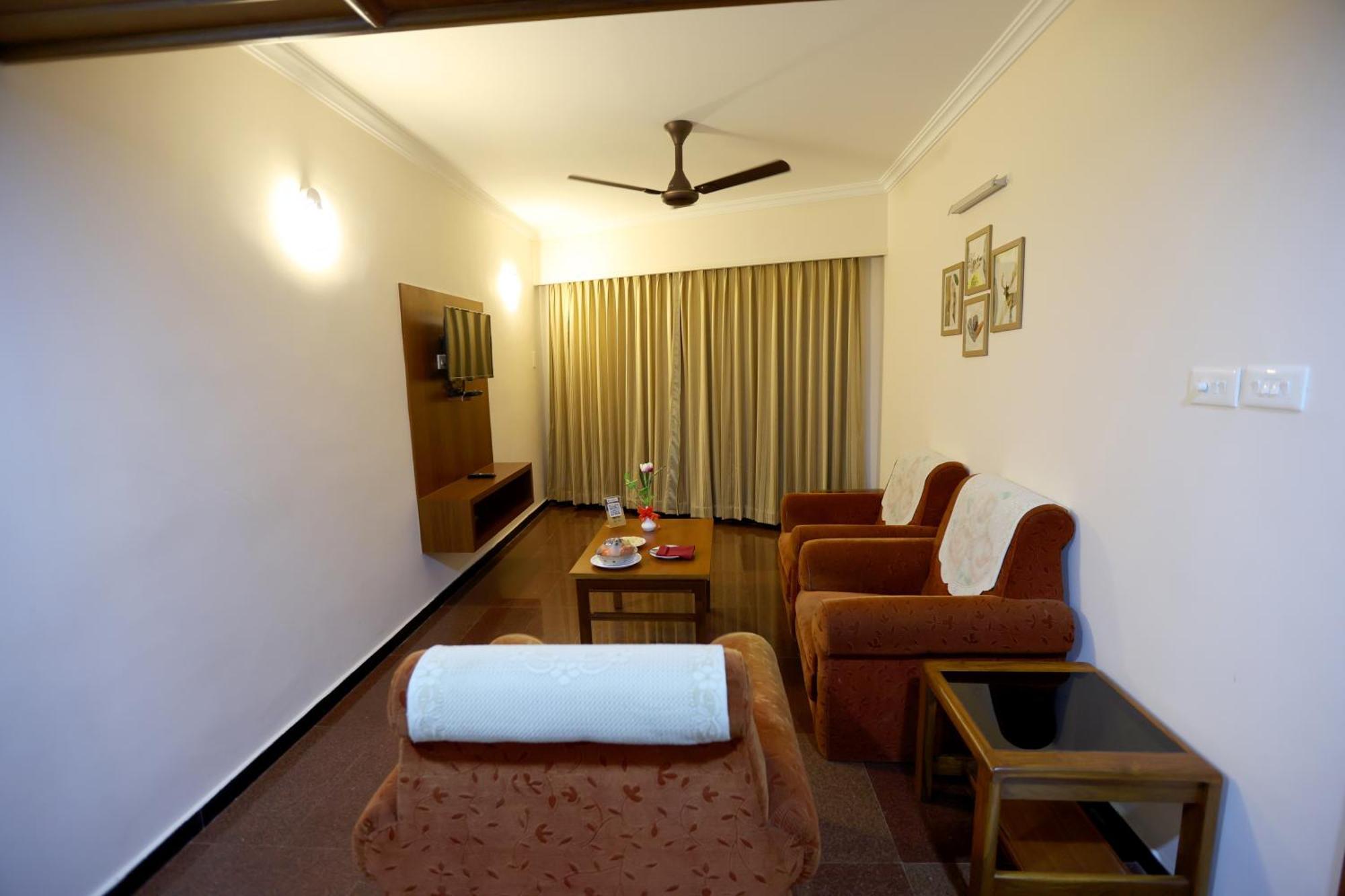 ホテル Breeze Residency Tiruchirappalli エクステリア 写真