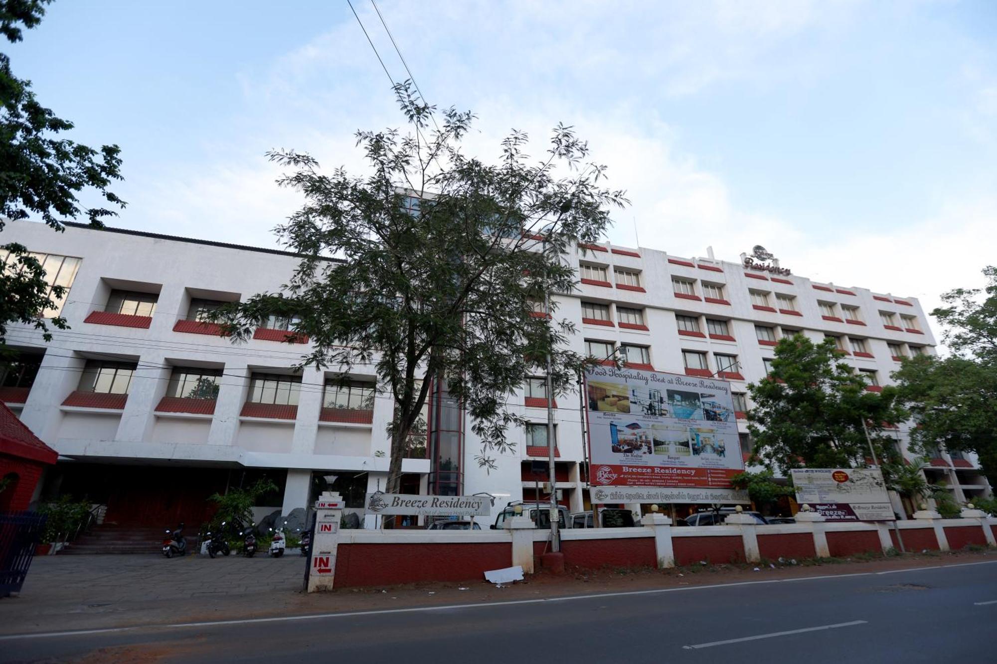 ホテル Breeze Residency Tiruchirappalli エクステリア 写真